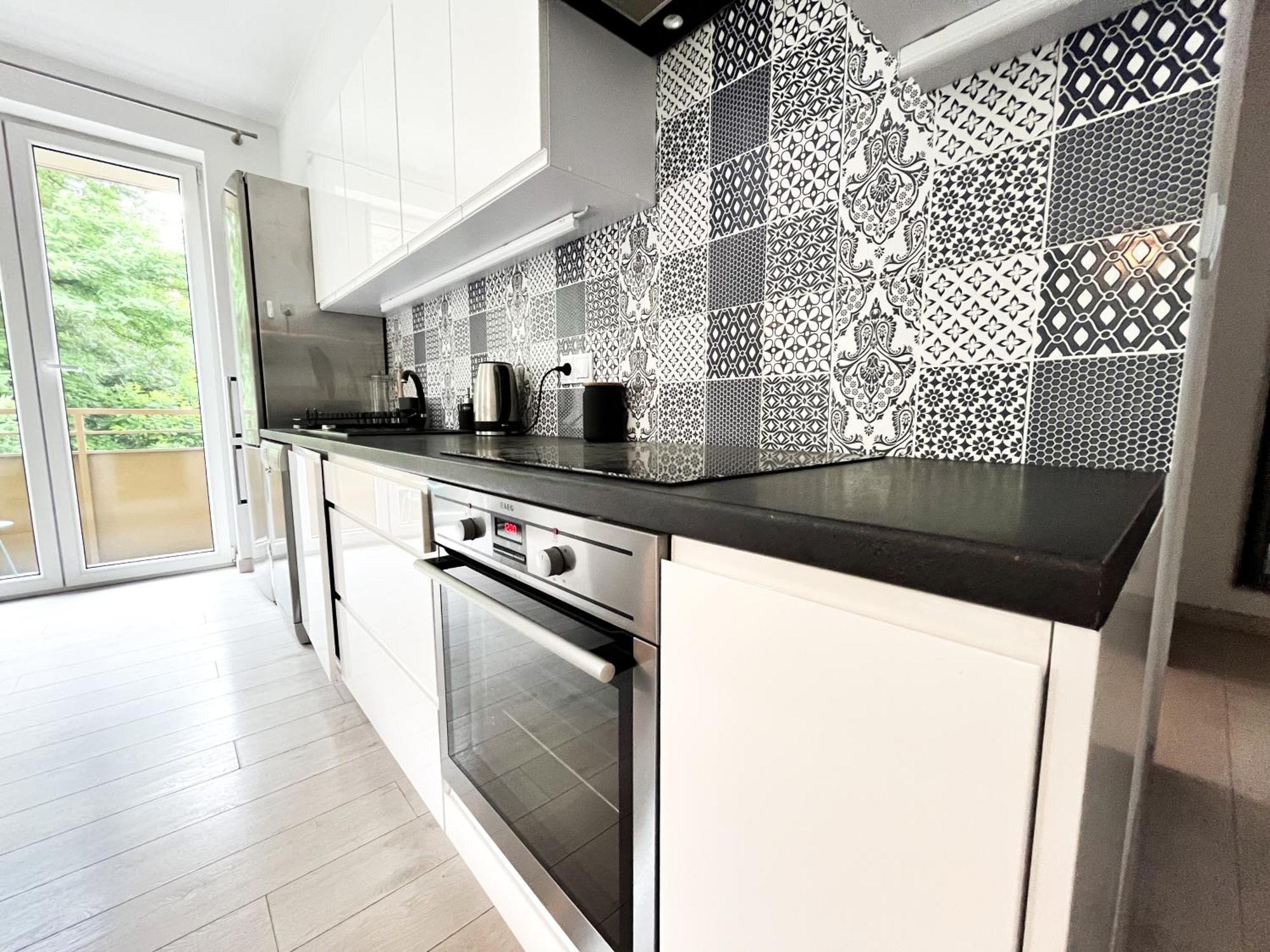 ヴロツワフWalk To Park, Modern 2Bd Kitchen! Balcony, Parkingアパートメント エクステリア 写真