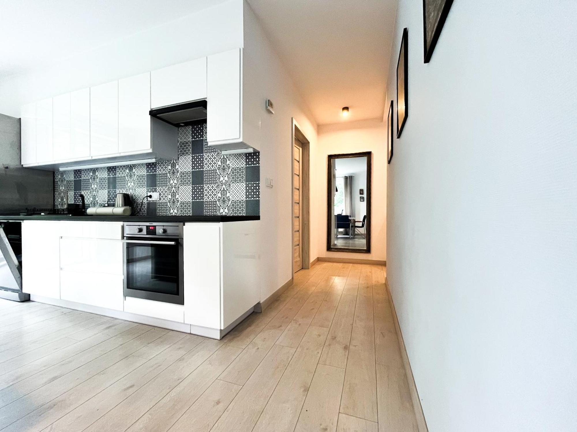 ヴロツワフWalk To Park, Modern 2Bd Kitchen! Balcony, Parkingアパートメント エクステリア 写真