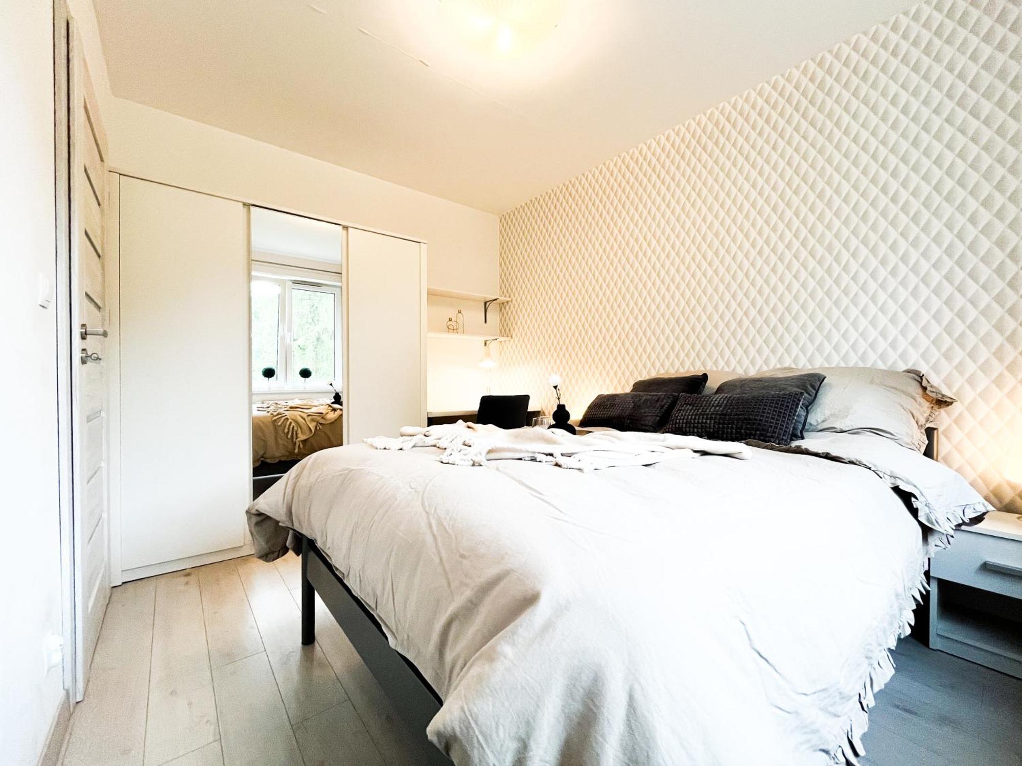 ヴロツワフWalk To Park, Modern 2Bd Kitchen! Balcony, Parkingアパートメント エクステリア 写真